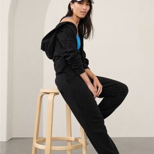 NWT - Athleta - Forever Fleece Women's Jogger - Black